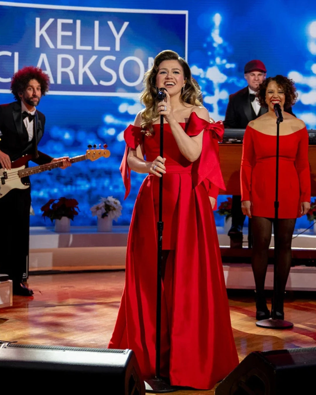 kelly clarkson red dress The Super-Cute Dress Kelly Clarkson Just Wore on Ellen: There's a Wedding Dress Version, Whee!