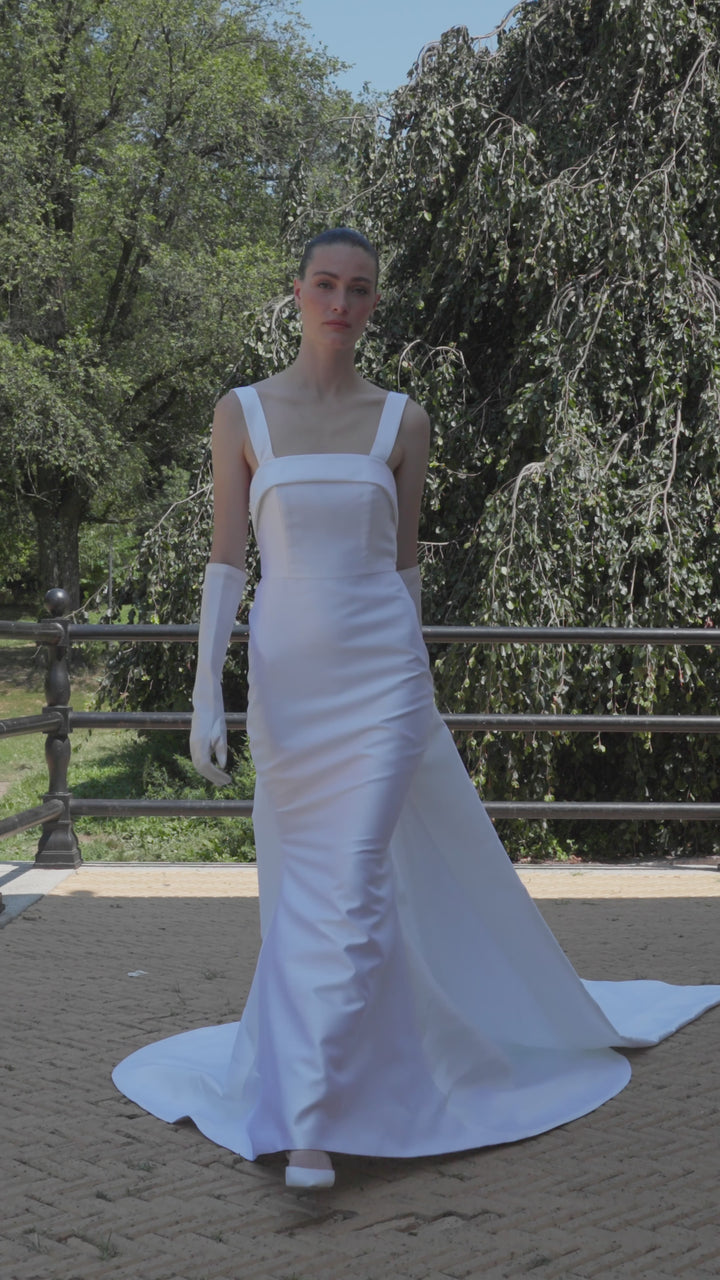 Romina Silk and Wool Mermaid Gown with Detachable Bow Train